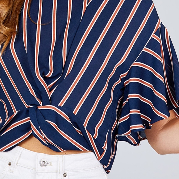 ⚠️1 LEFT‼️ SHORT BELL SLEEVE KNOT BACK BUTTON TOP - Picture 4 of 8